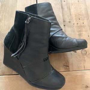 Toms Leather/Suede Booties